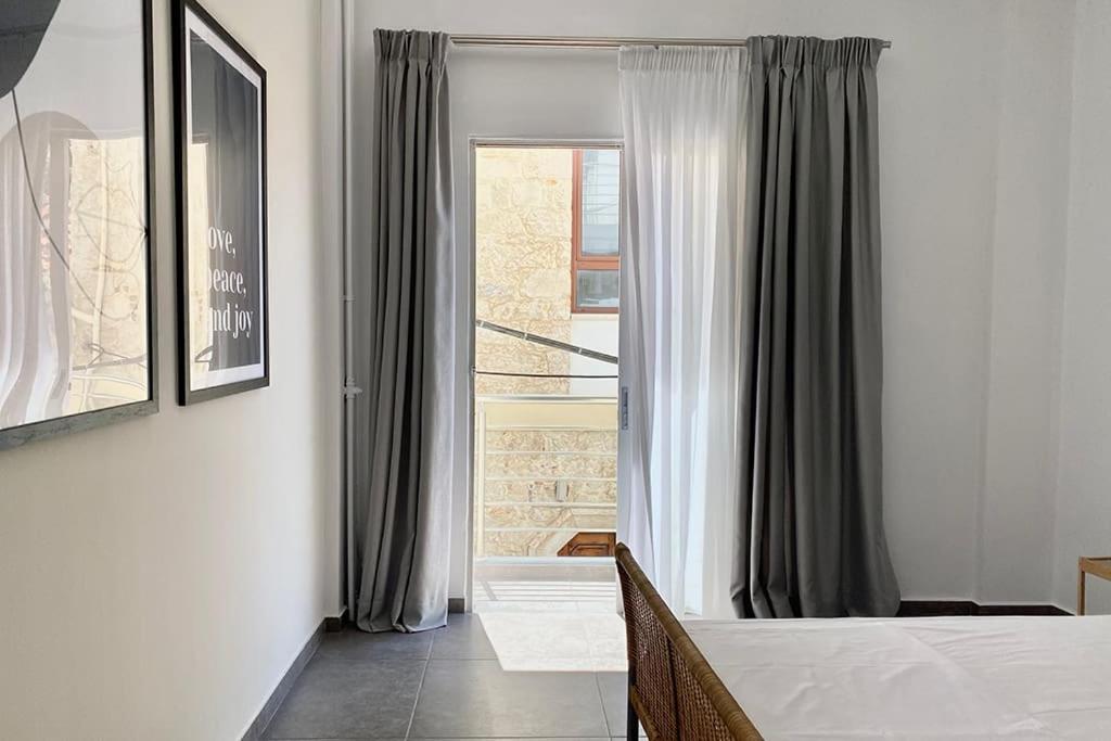 3-Bedroom Central, Spacious And Bright Apartment. Heraclión Exterior foto