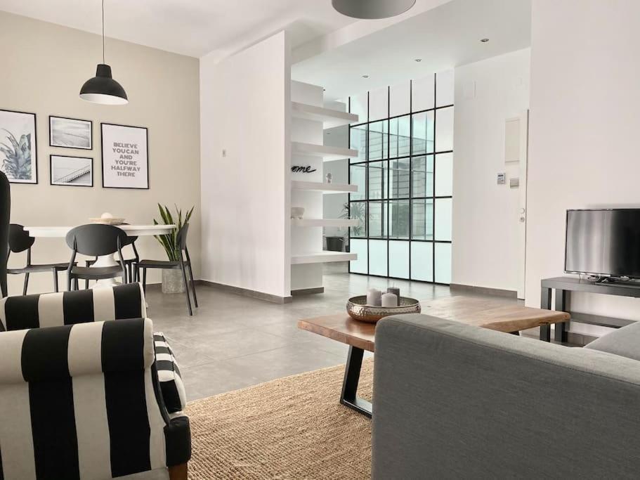 3-Bedroom Central, Spacious And Bright Apartment. Heraclión Exterior foto